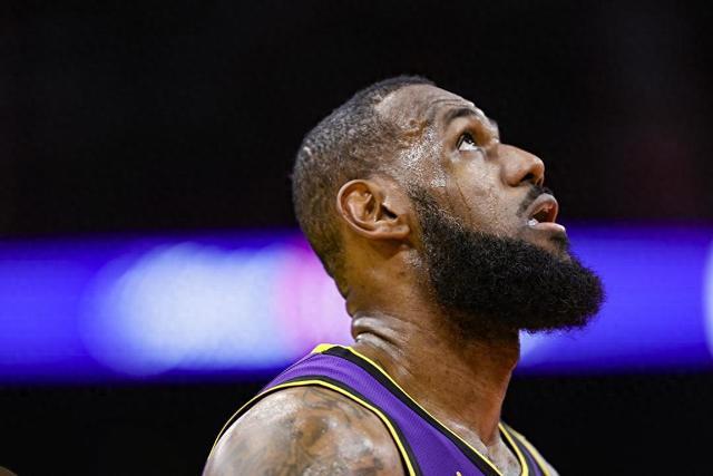 利拉德35+11雄鹿力克快船 鹈鹕轻取老鹰4连胜