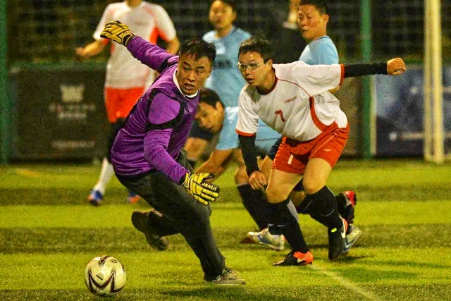 官方：国米与28岁邓弗里斯续约至2028年6月